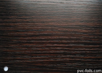 Фильмы PVC темного цвета древесины грецкого ореха декоративные для внутреннего поверхностного прилипателя собственной личности