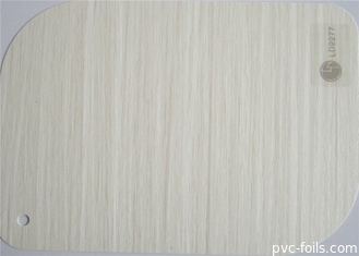 Выбитый фильм фольги мембраны Pvc дверей покрывает деревянное