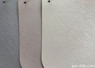 Почищенное щеткой серебряное выбило крен фольги PVC декоративный придает огнестойкость 3D выбило